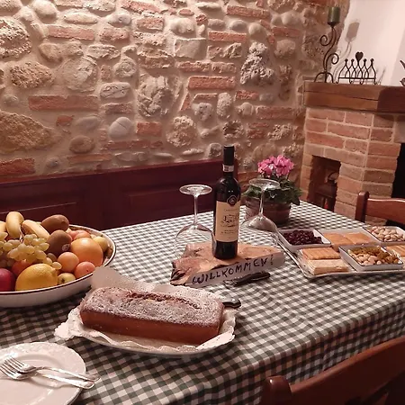 Montebello Degli Olivi Farm stay *