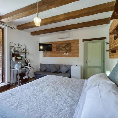 Farm stay Montebello Degli Olivi *